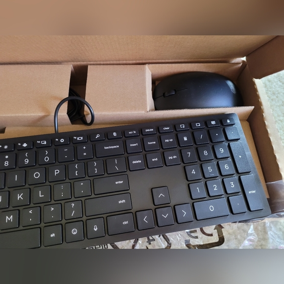 Keyboard - Picture 2 of 12